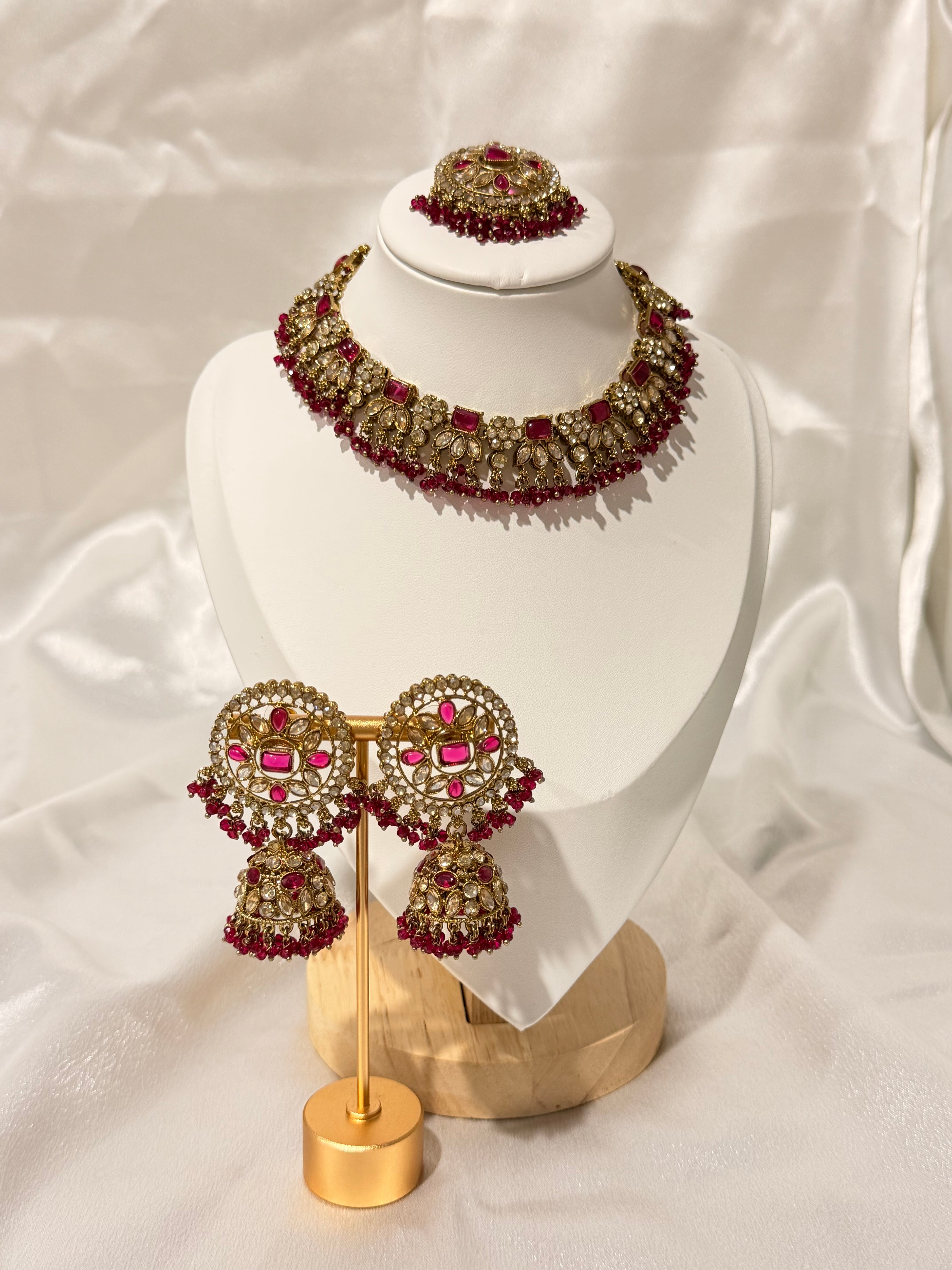 Gauri Necklace Set