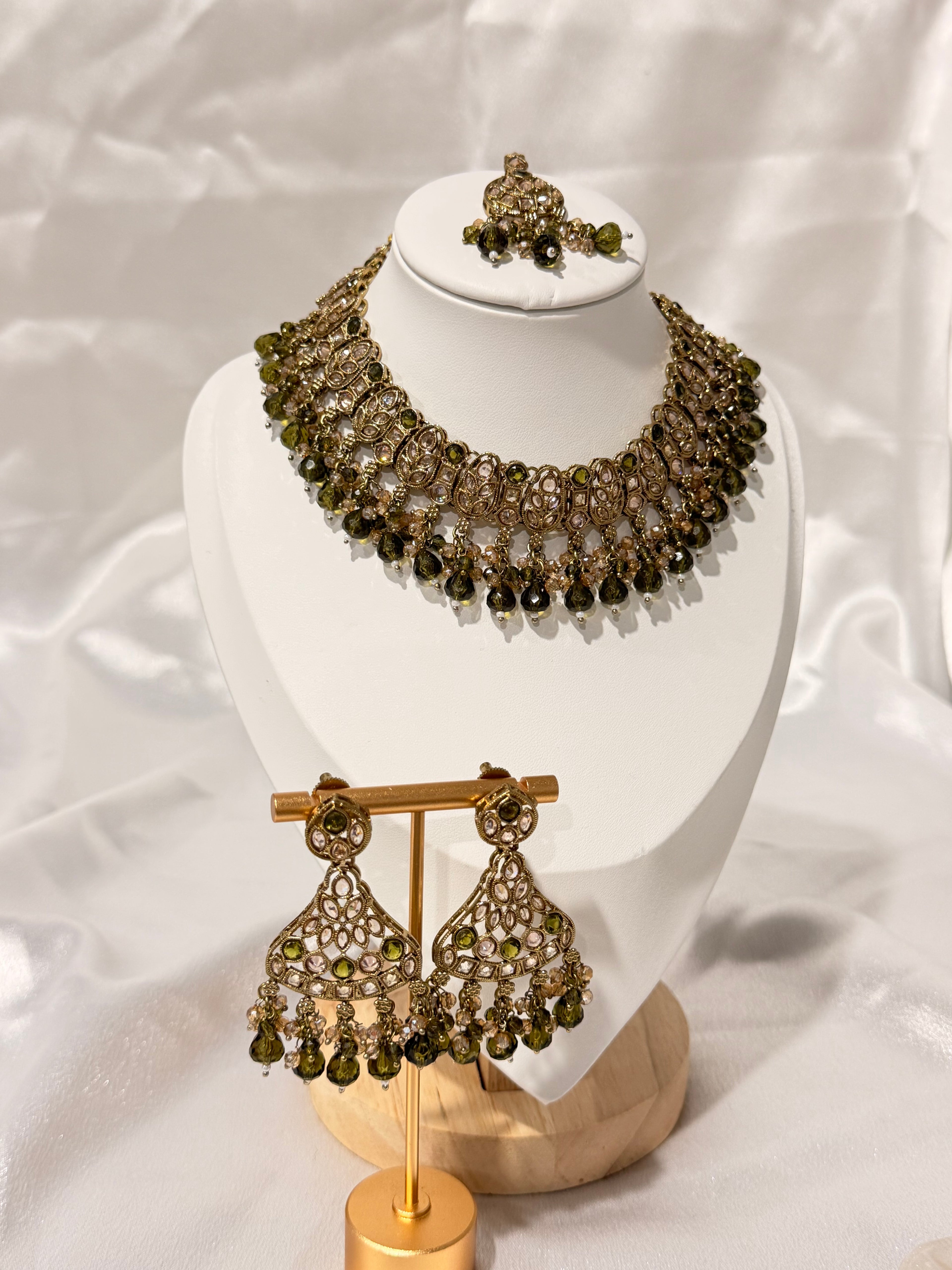 Bhavleen Necklace set