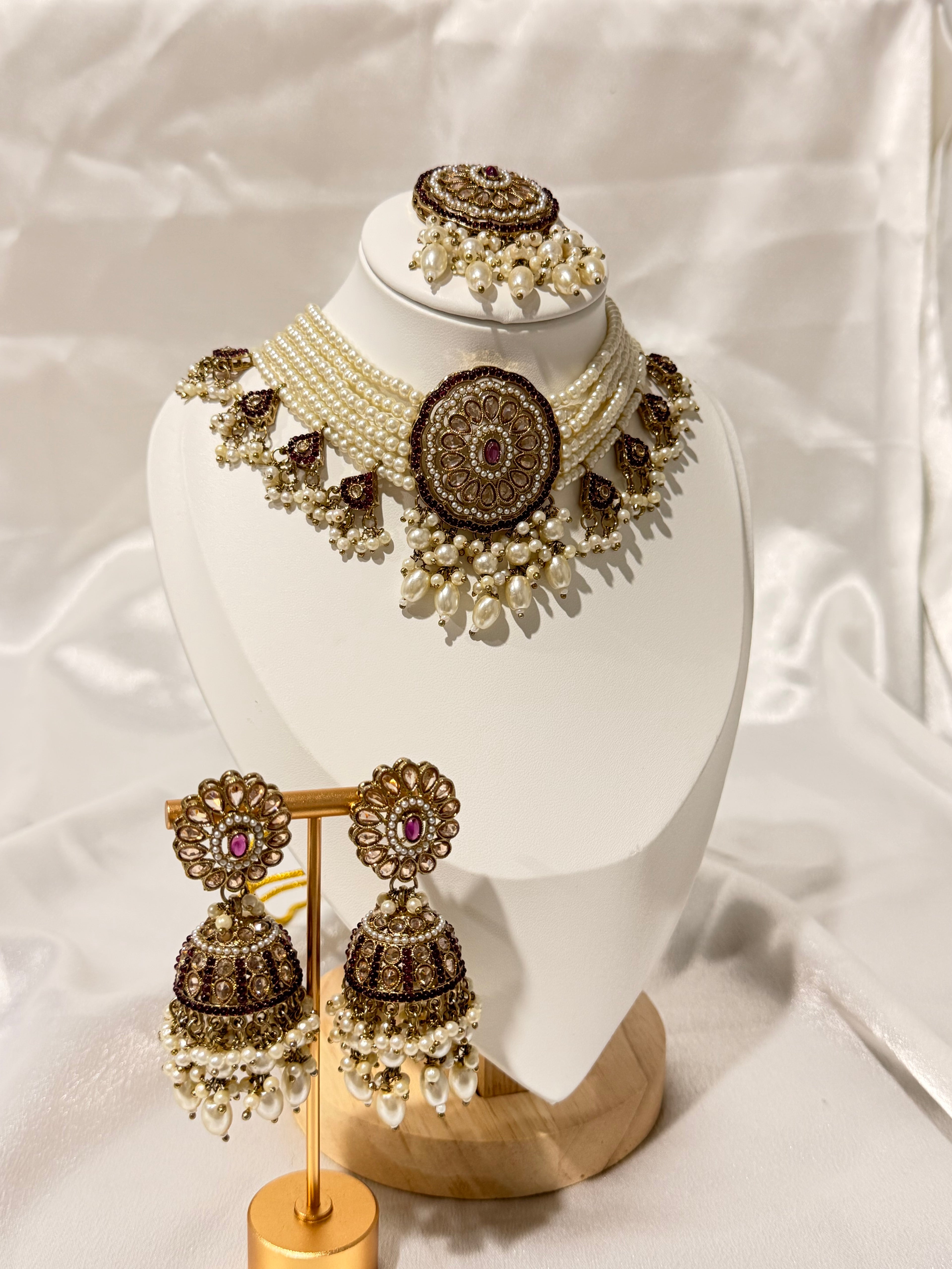 Noora Necklace Set