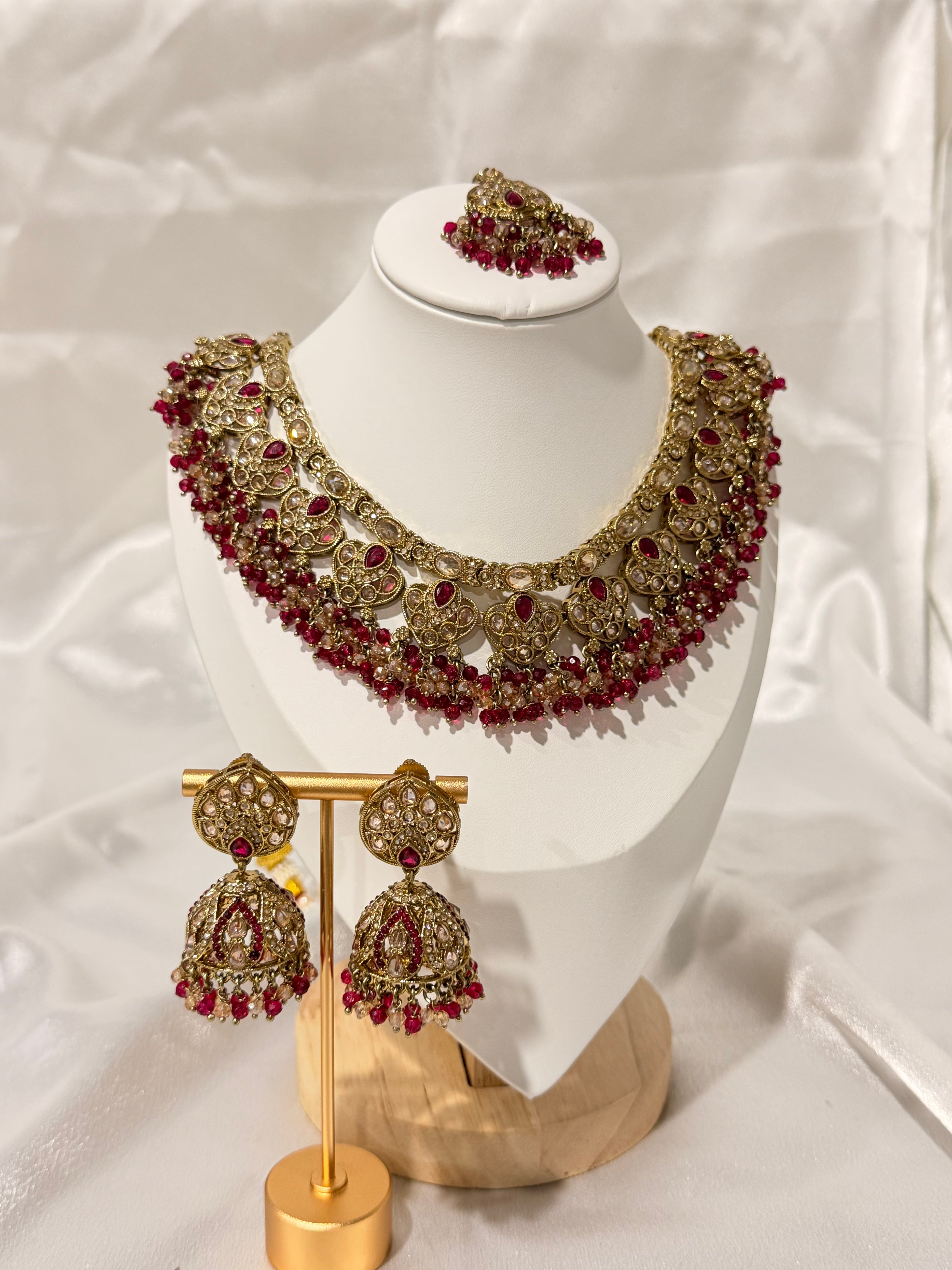 Meera Necklace Set