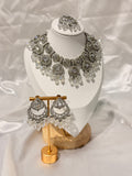 Jeeti Necklace Set
