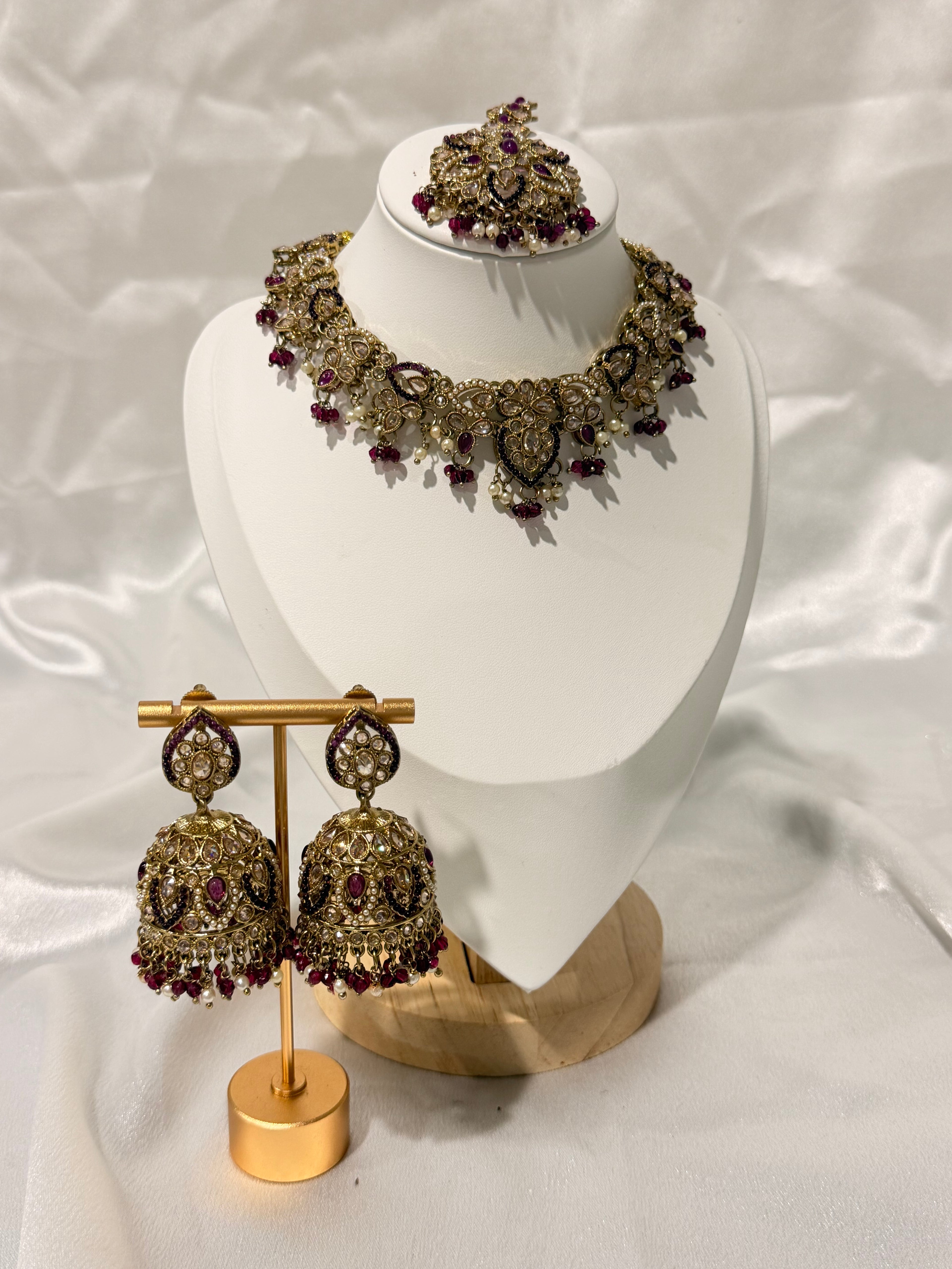 Gemi Necklace Set