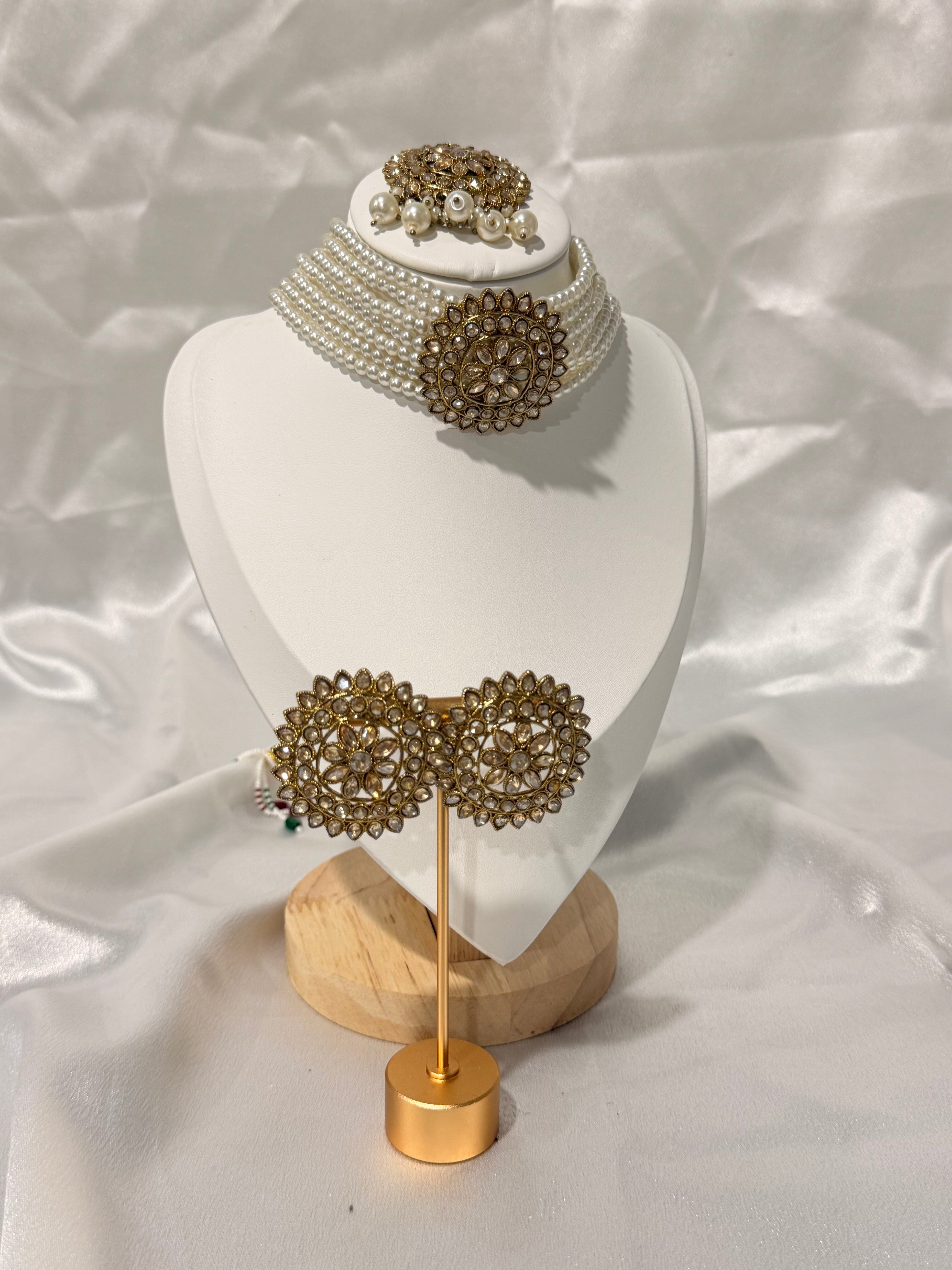 Tara Necklace Set