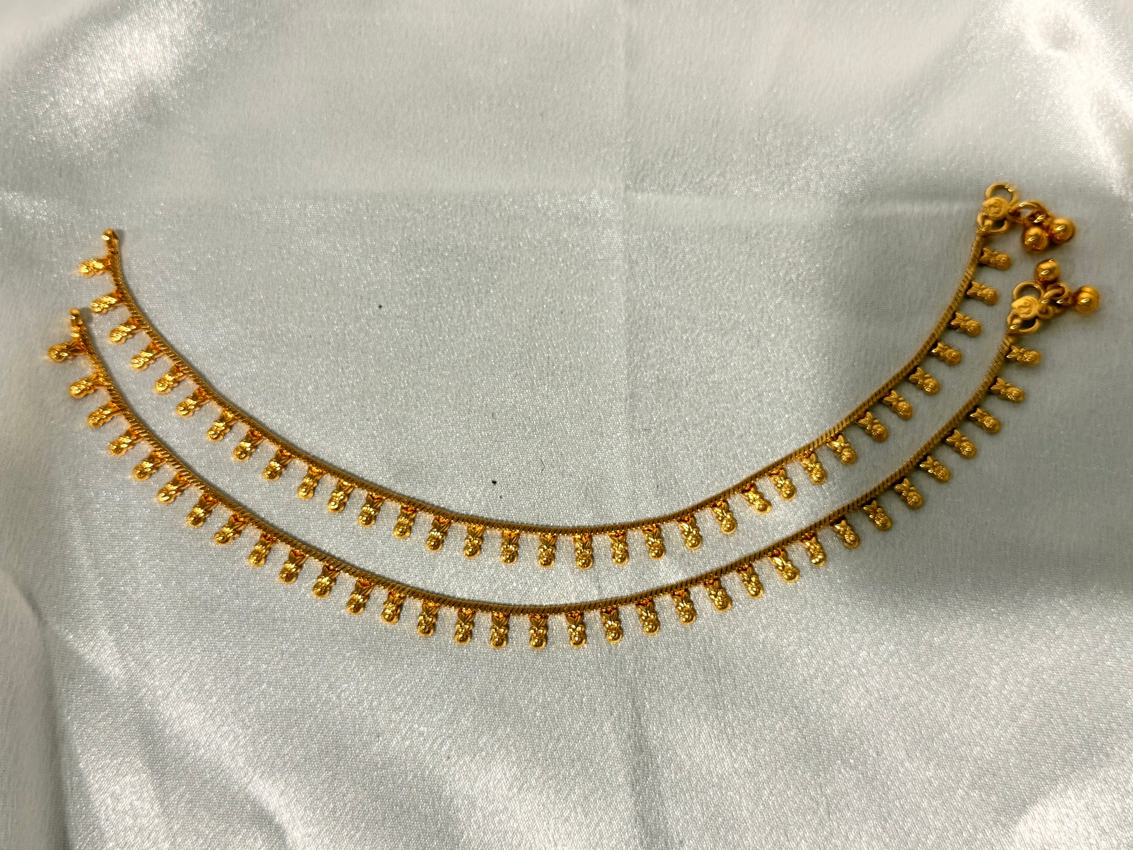 Bahar Anklets