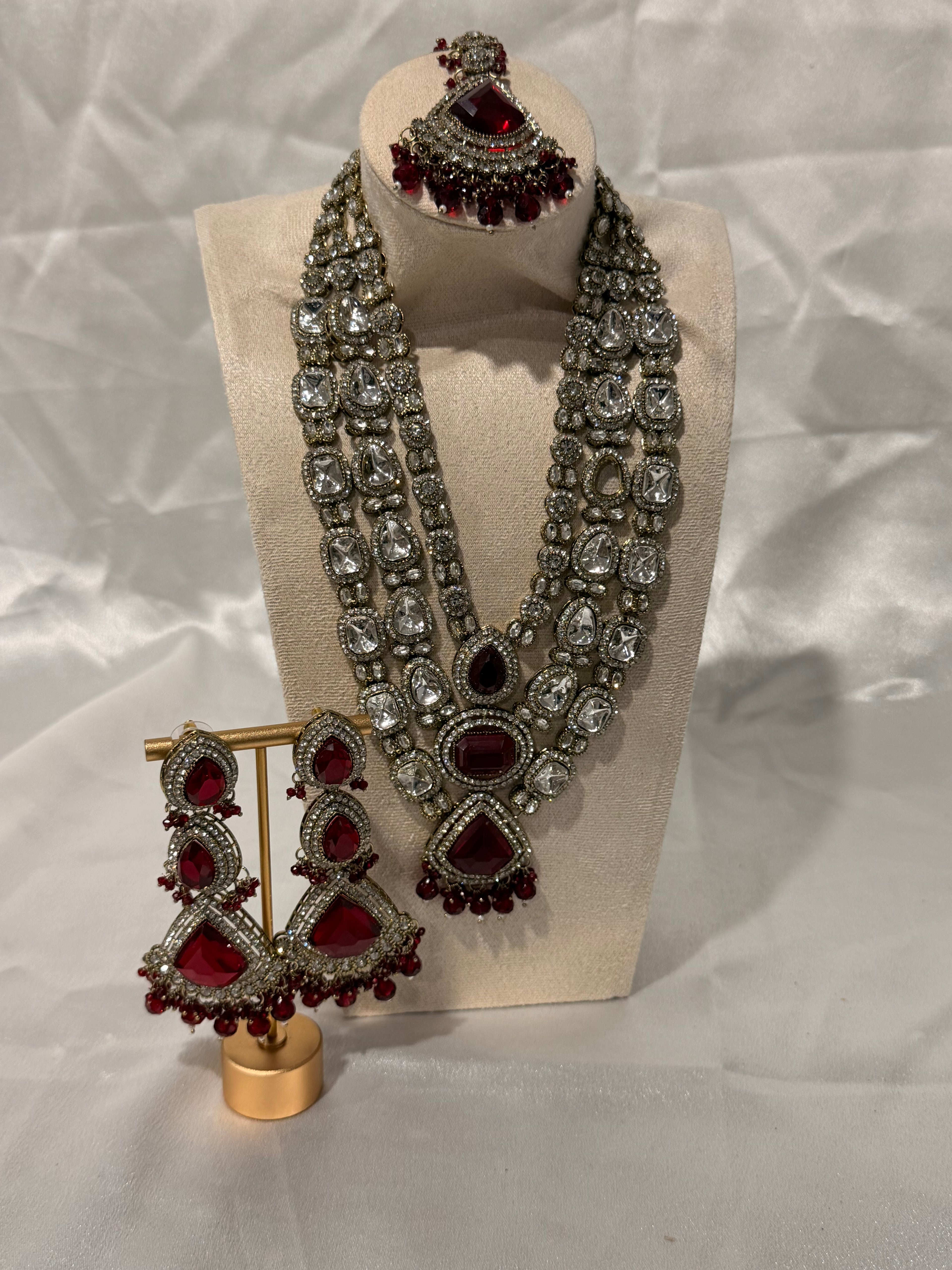 Kaiviri Necklace Set