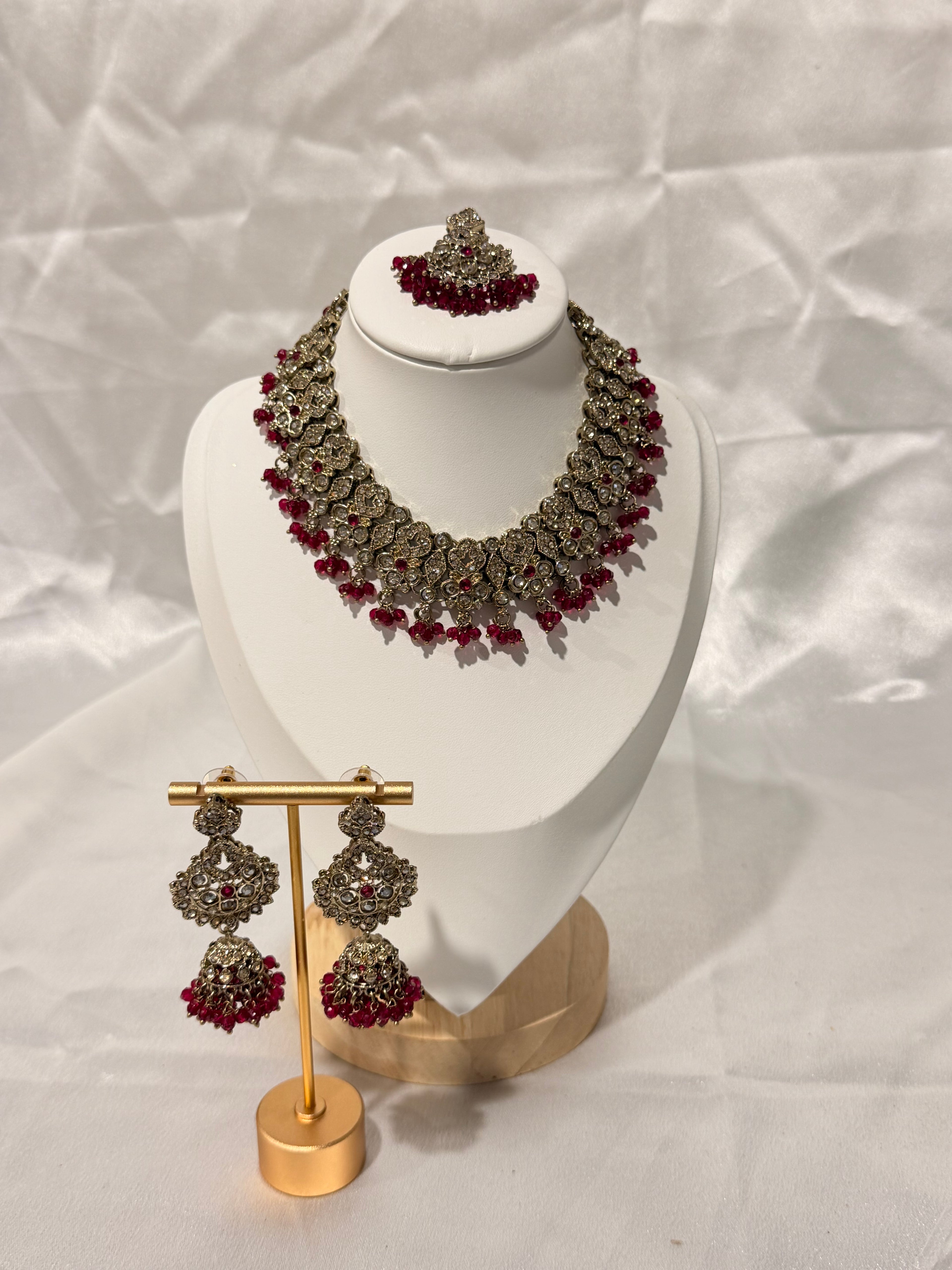 Tisya Necklace Set