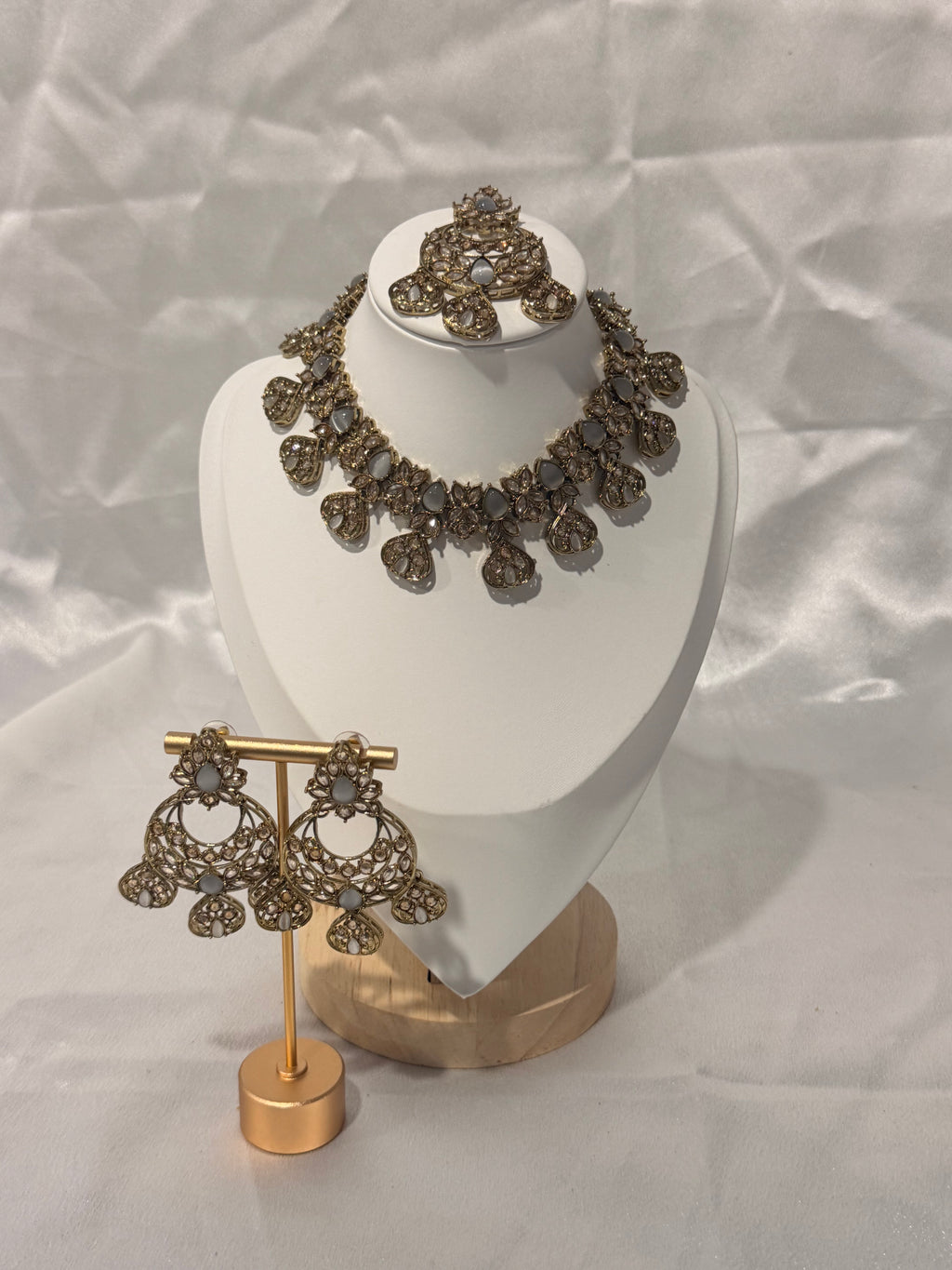 Safa Necklace Set