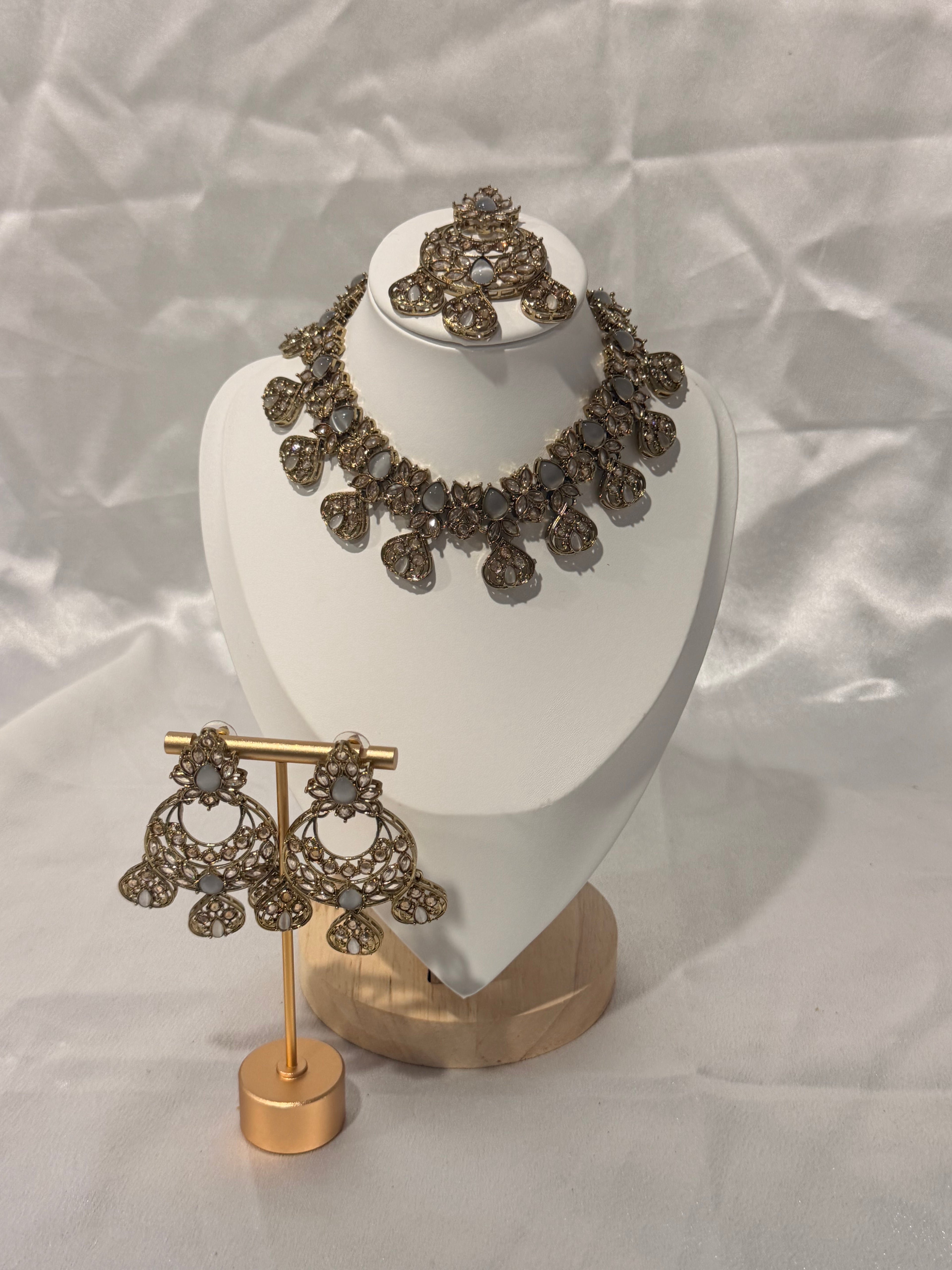 Safa Necklace Set