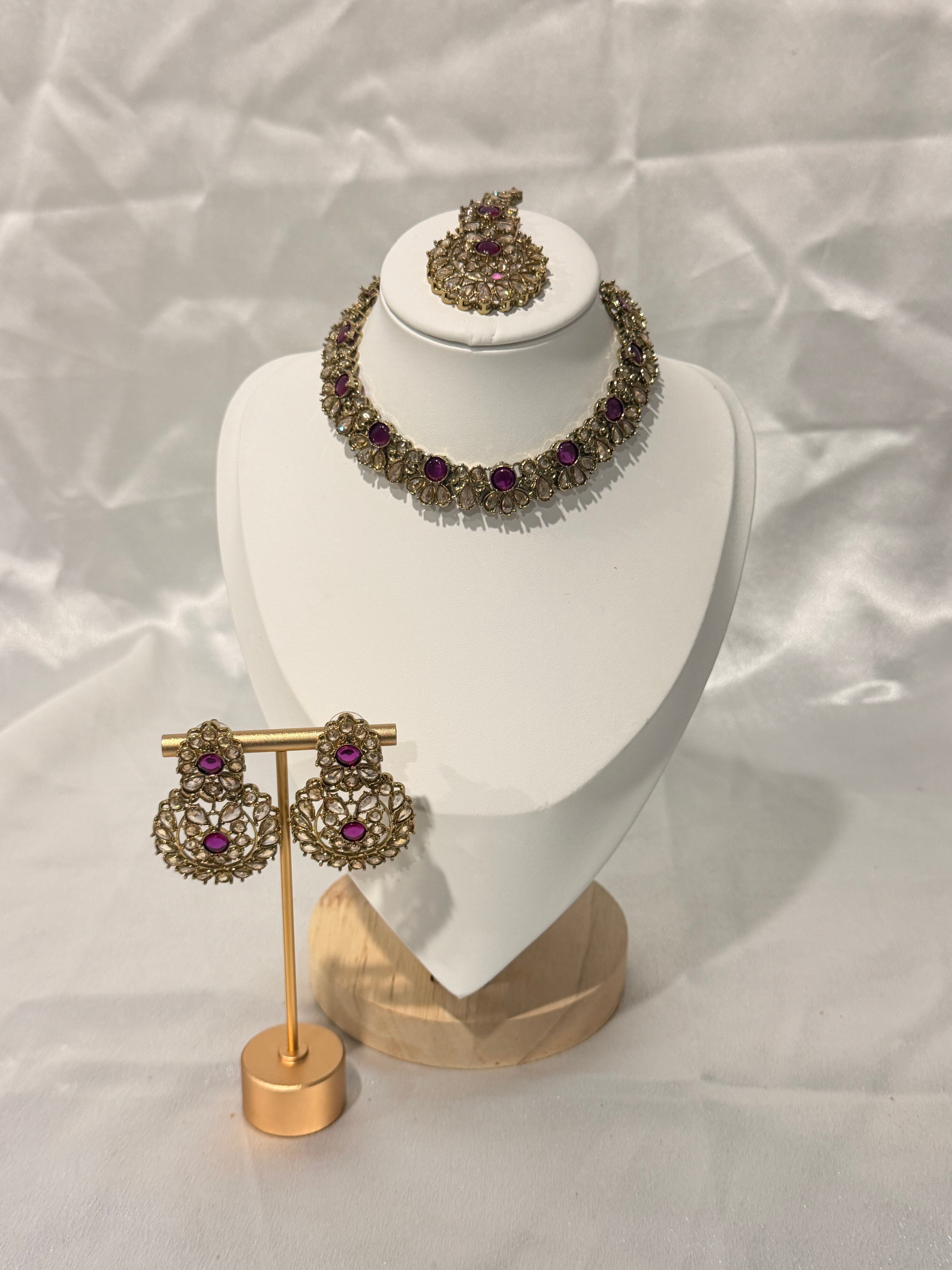 Isra Necklace Set